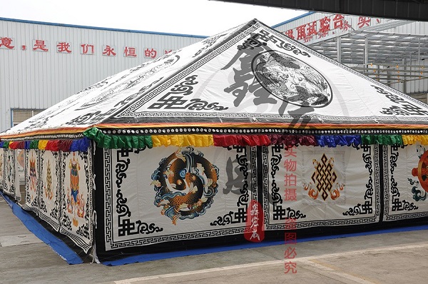 游牧帐篷里是什么样